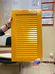 Жалюзийная крашеная дверь для шкафа